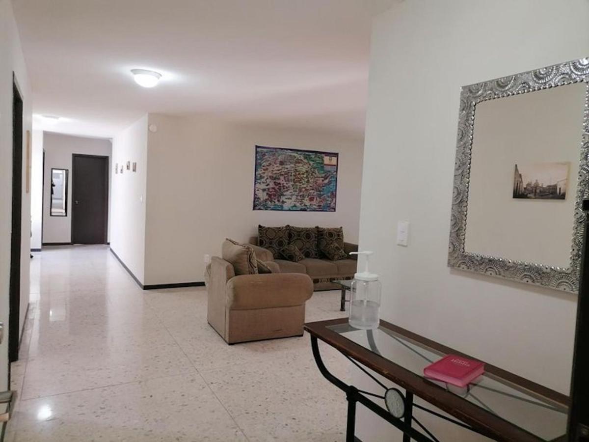 Amplio Departamento, Seguridad, Ubicacion Pb * Querétaro